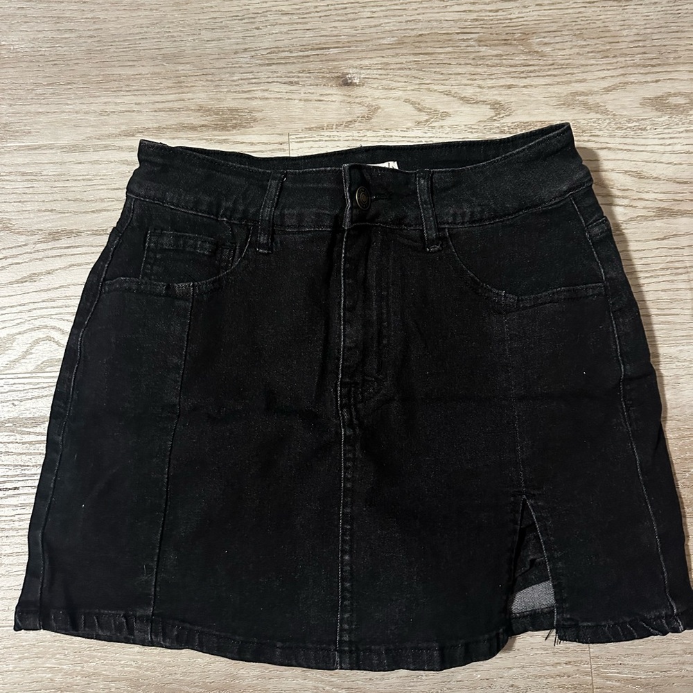 Black Denim Mini Skirt with built in shorts size small - Picture 3 of 6